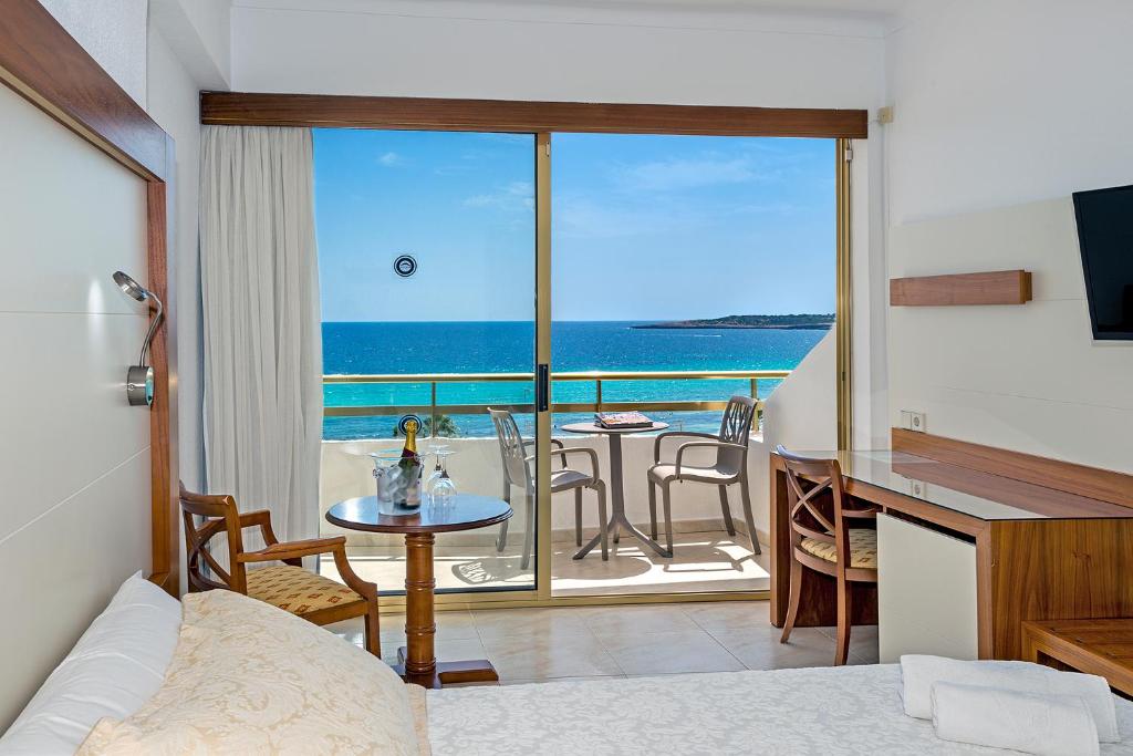 Hotel Biniamar photo 2
