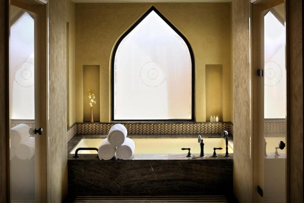 Вилла (Вилла Royal Pavilion с собственным бассейном), Курортный отель Anantara Qasr al Sarab Desert Resort