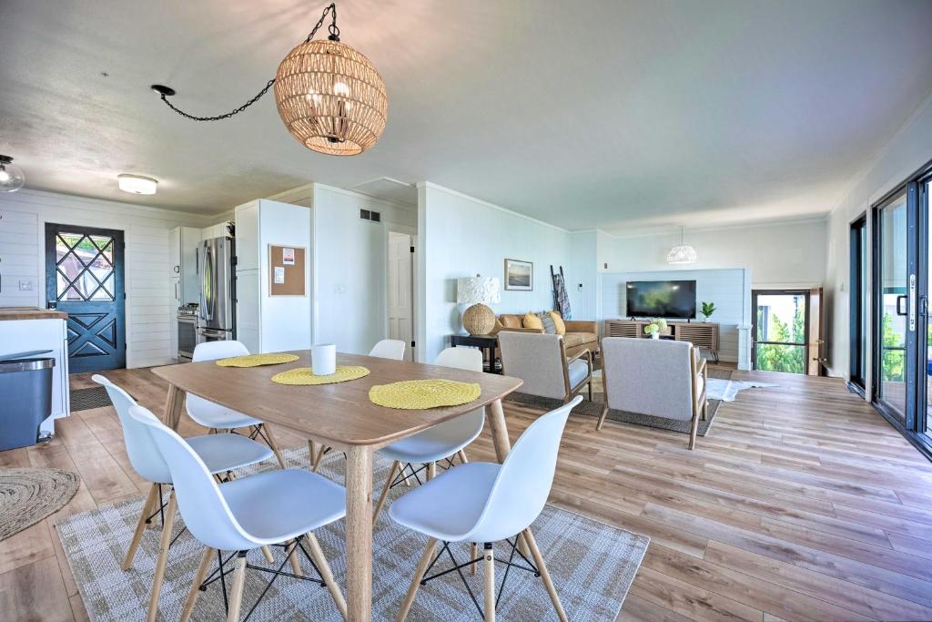 Modern Lake Michigan Home with 3 Lakefront Decks! photo 2