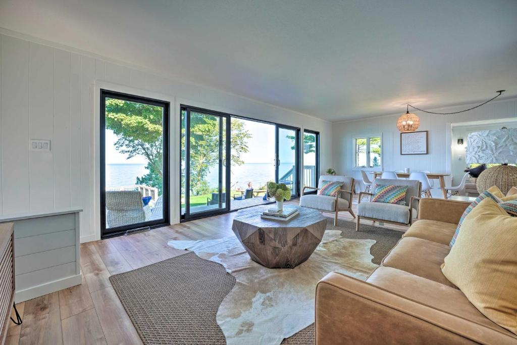 Modern Lake Michigan Home with 3 Lakefront Decks! photo 4