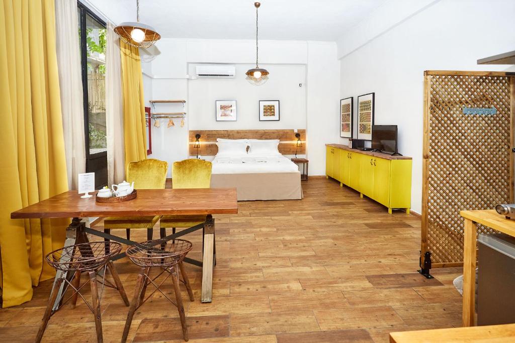 Апартаменты (Апартаменты-студио), Aris Athens Suites