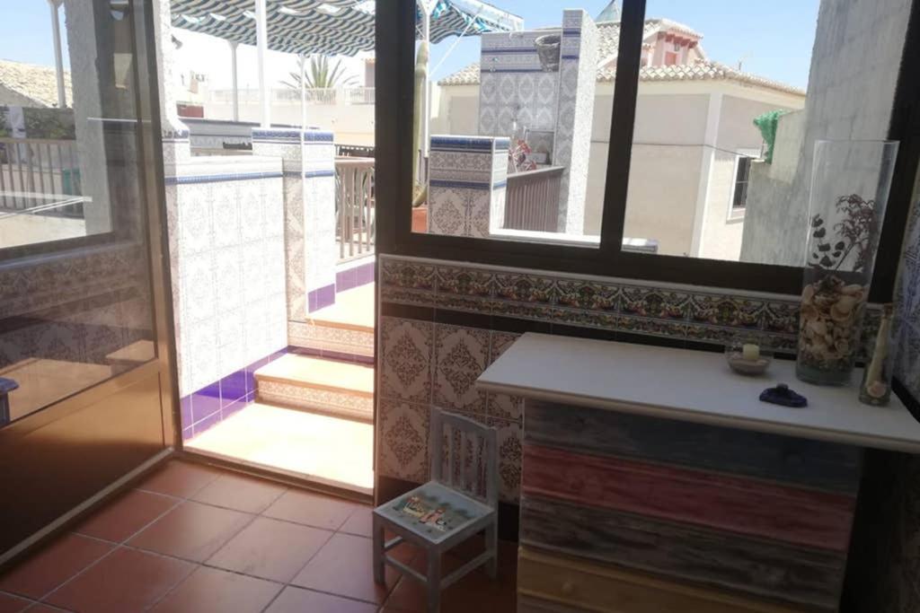 Casa con terraza/Confortable house with terrace photo 2