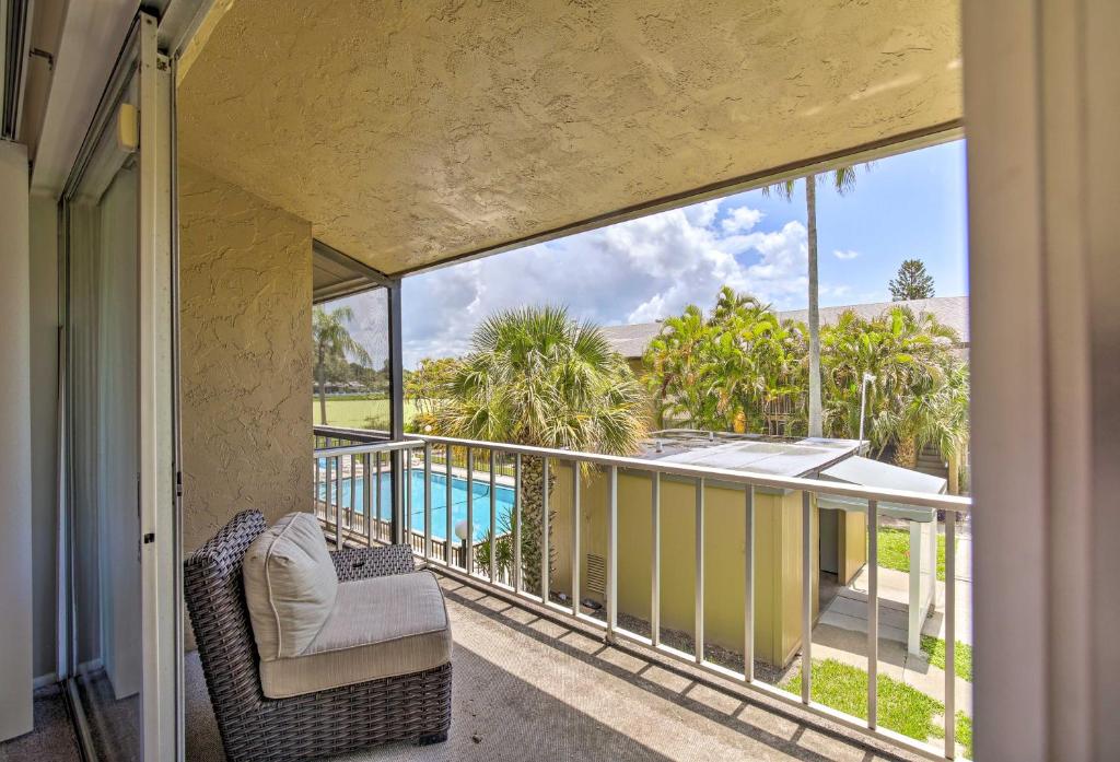 Condo with Pool Access Less Than 4 Miles to Siesta Key Beach photo 1