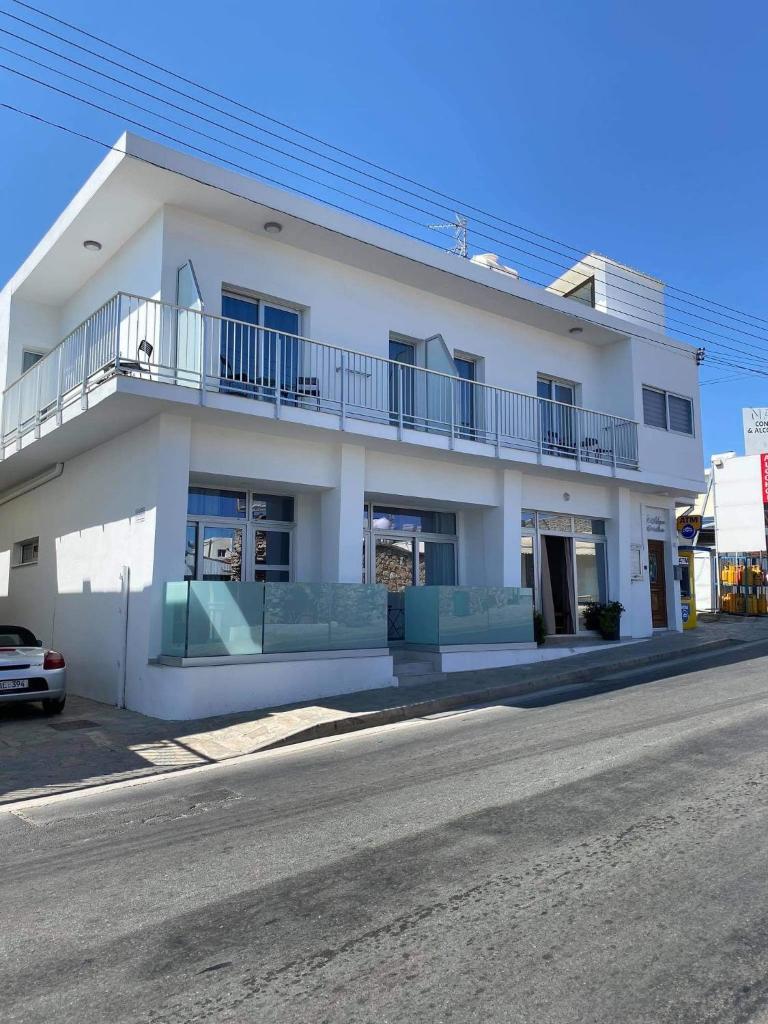 ElleNapa Apts & Studios photo 1
