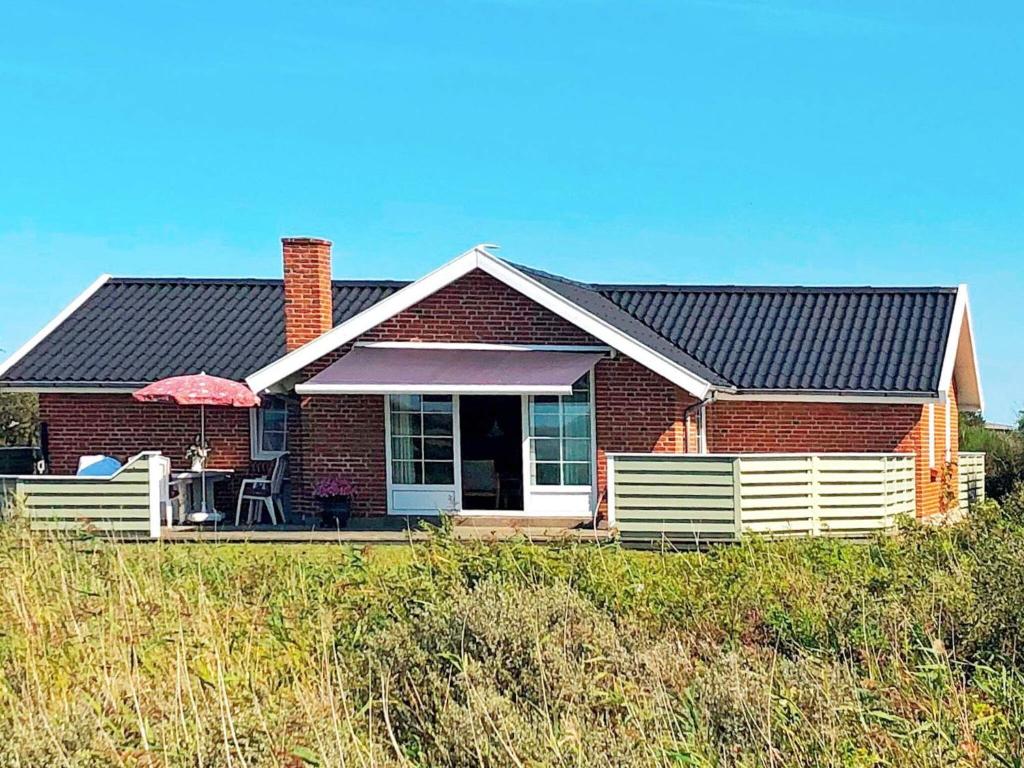 6 person holiday home in R m