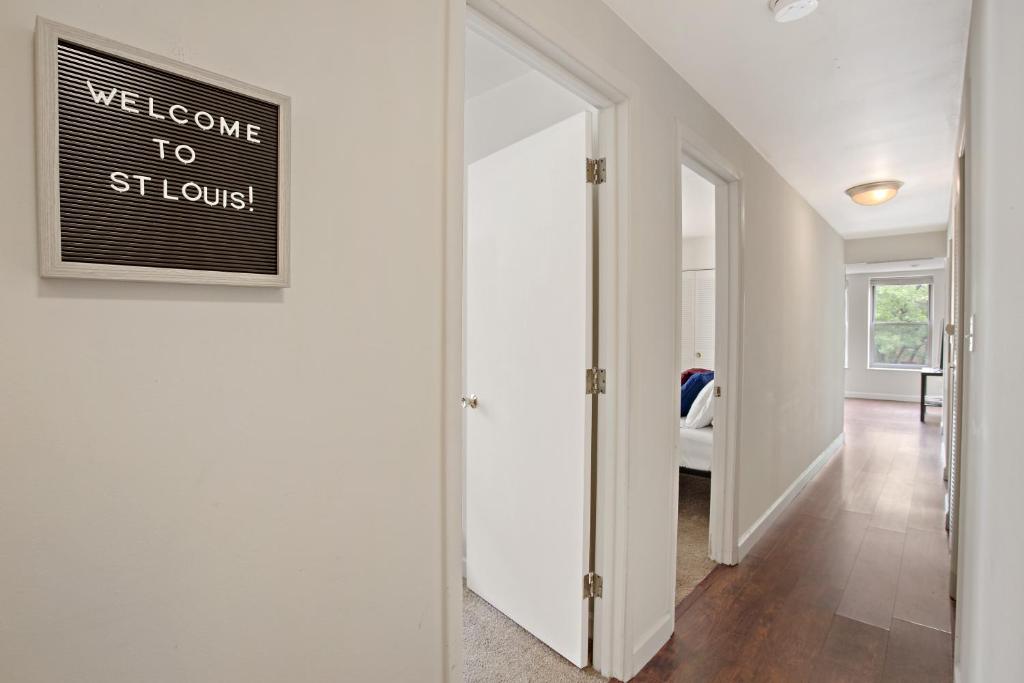 Vibrant Pad next to ForestPark/BJC/WashU photo 3