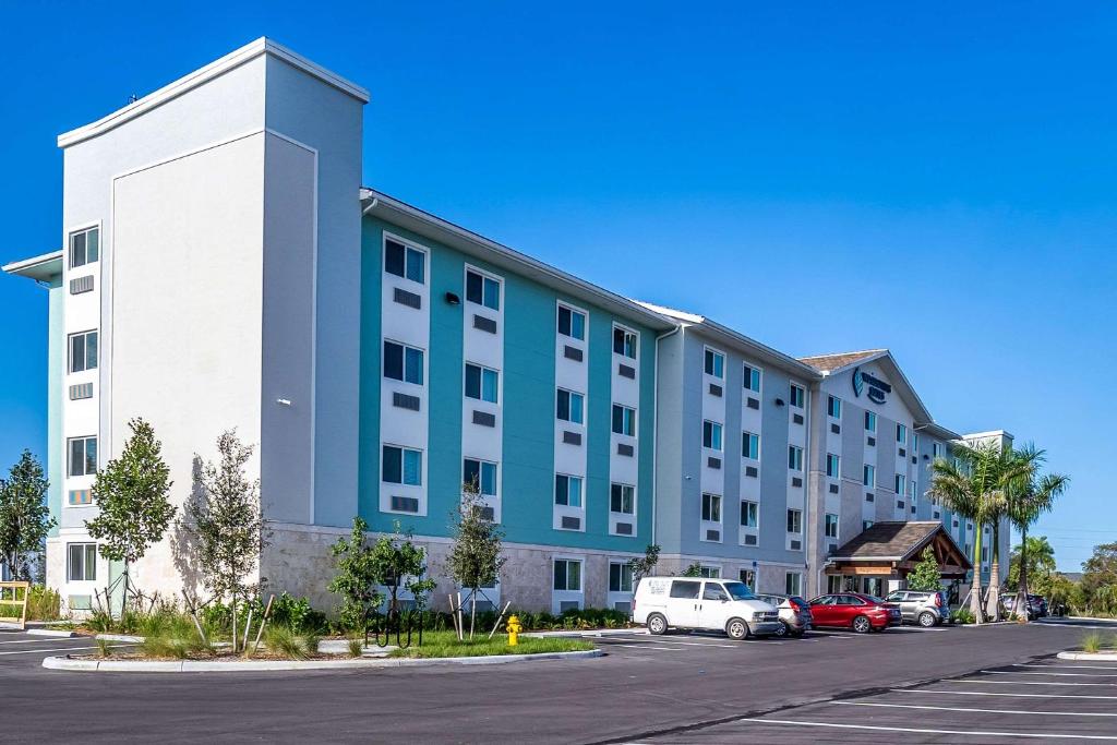 WoodSpring Suites Naples West photo 1