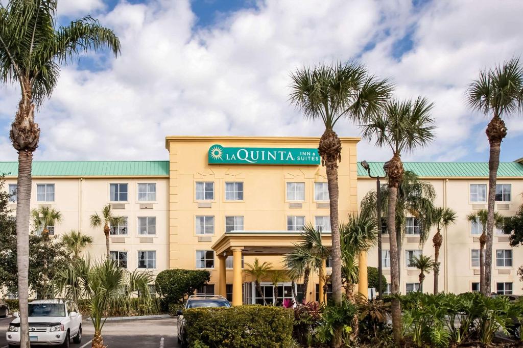 La Quinta Inn & Suites by Wyndham Melbourne Viera image