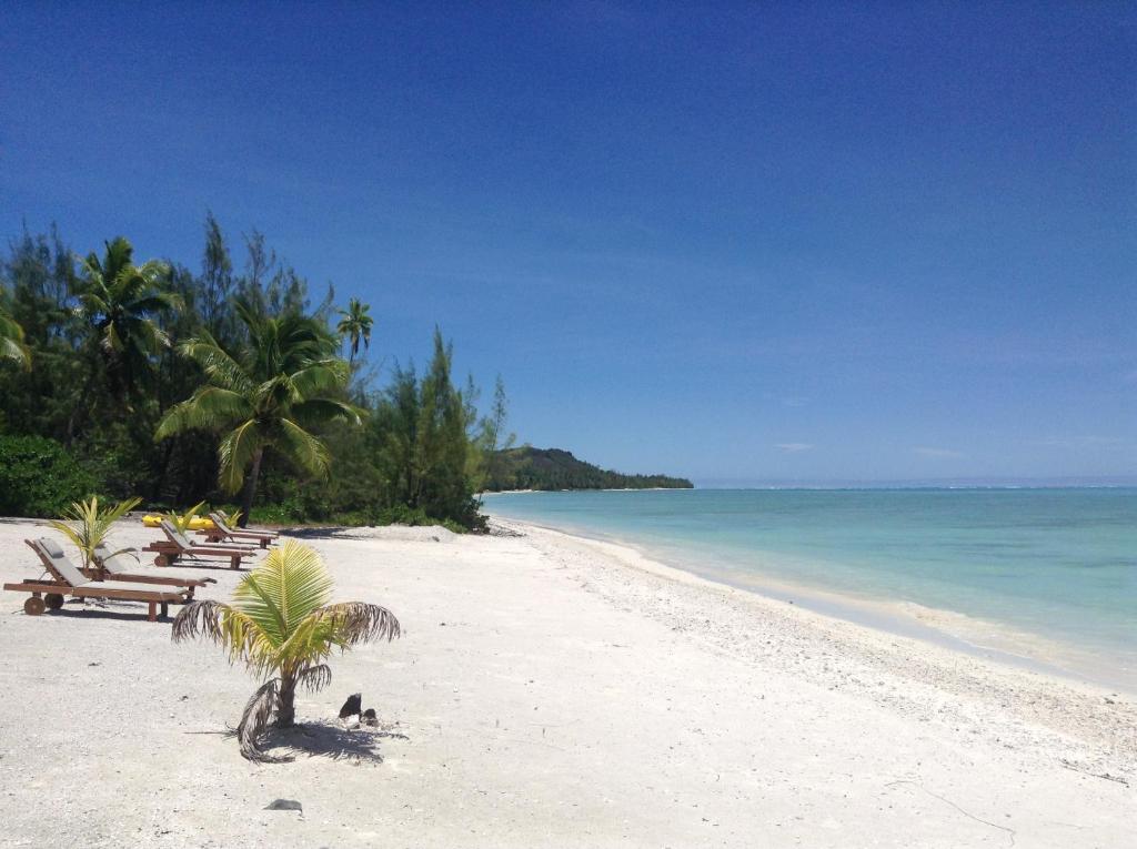 Aitutaki Seaside photo 2