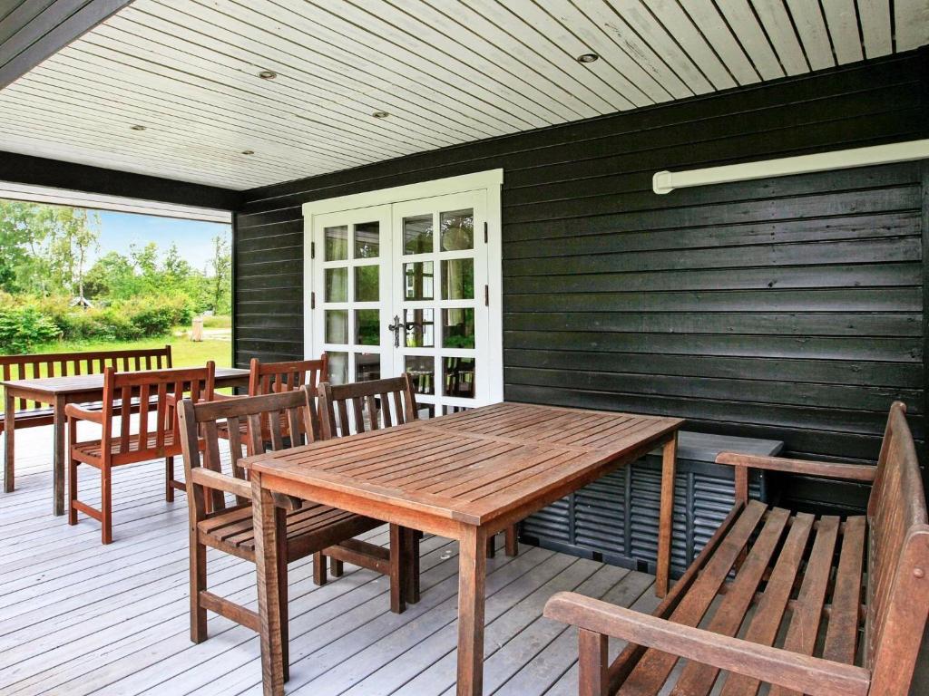Three-Bedroom Holiday home in Højslev 8 photo 4