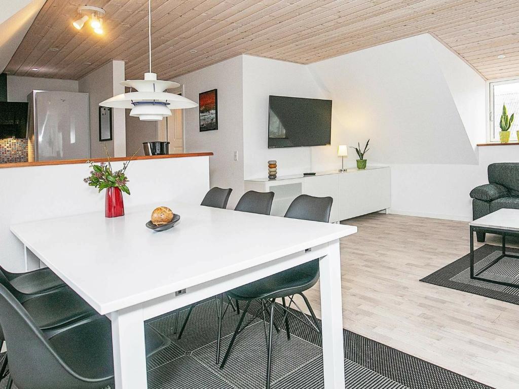 Spacious Holiday Home With Terrace at Jutland photo 4