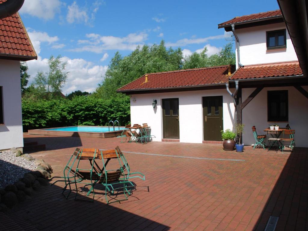 Quaint Apartment in Dargun Mecklenburg with Swimming Pool photo 2