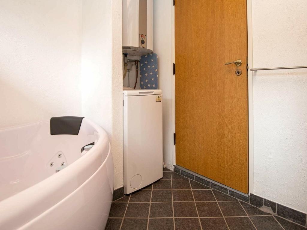 Three-Bedroom Holiday home in Knebel 28 photo 2