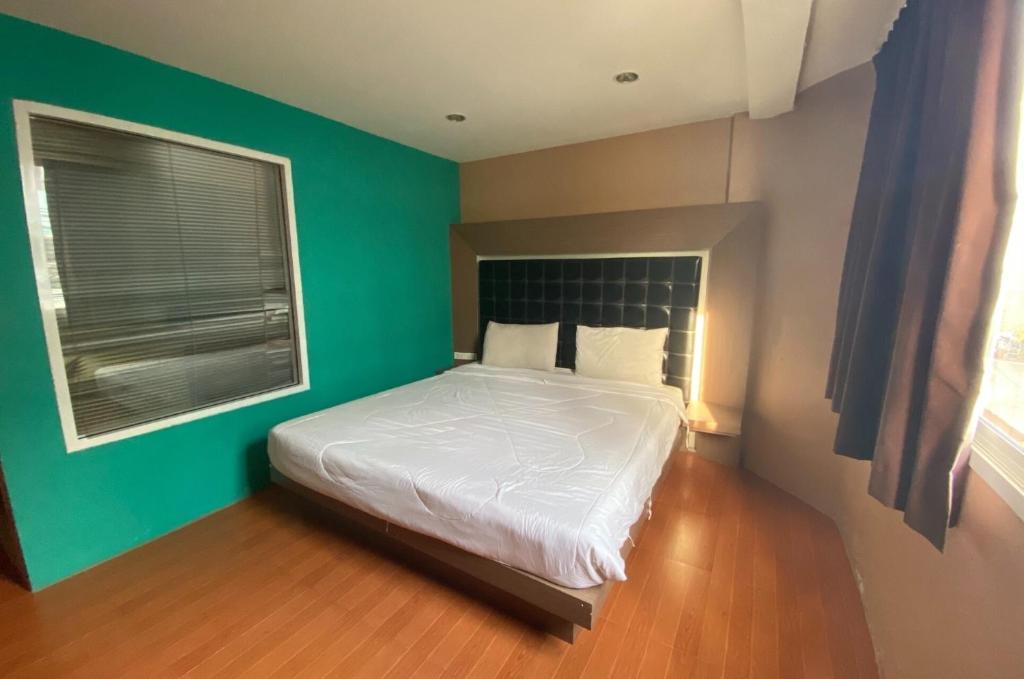 Двухместный (Двухместный номер Делюкс с 1 кроватью), OYO 75311 Bed One