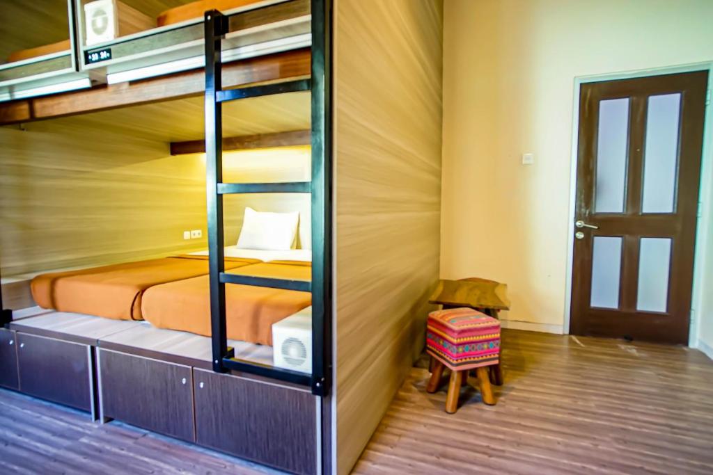 Номер (Кровать в общем 4-местном номере для мужчин и женщин), RedDoorz @ BB Hostel Canggu