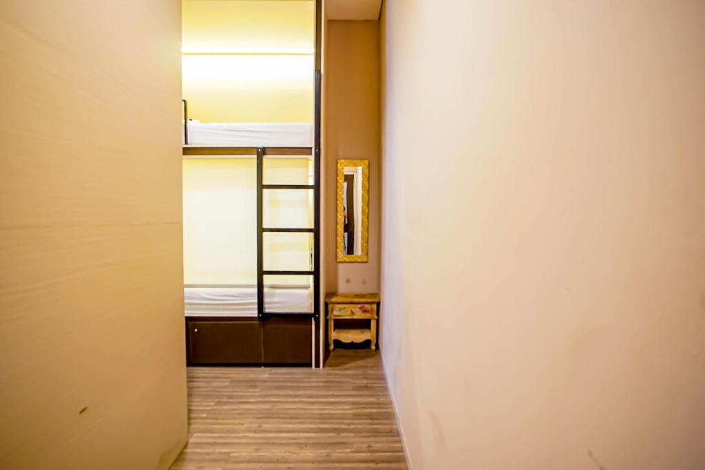 Номер (Односпальная кровать в общем номере для мужчин и женщин), RedDoorz @ BB Hostel Canggu