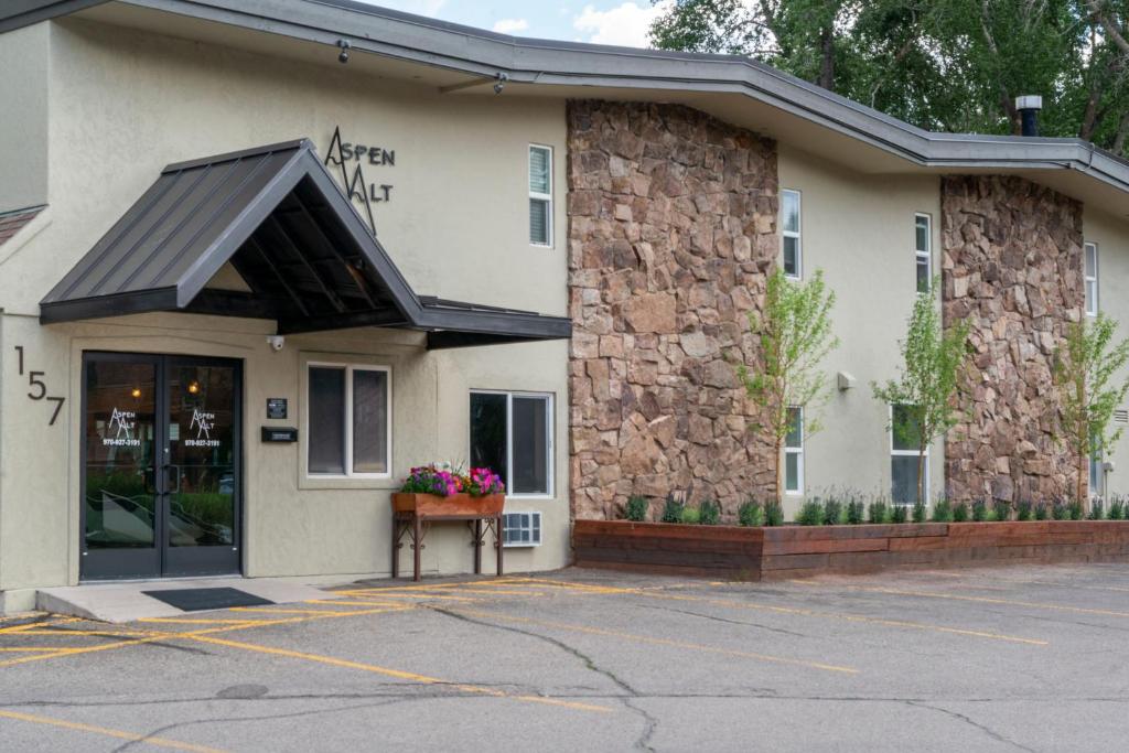 Aspenalt Lodge image