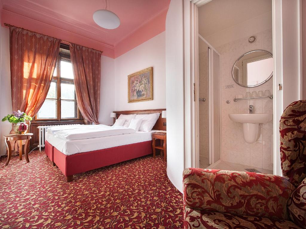 EA Zamecky Hotel Hruba Skala photo 3