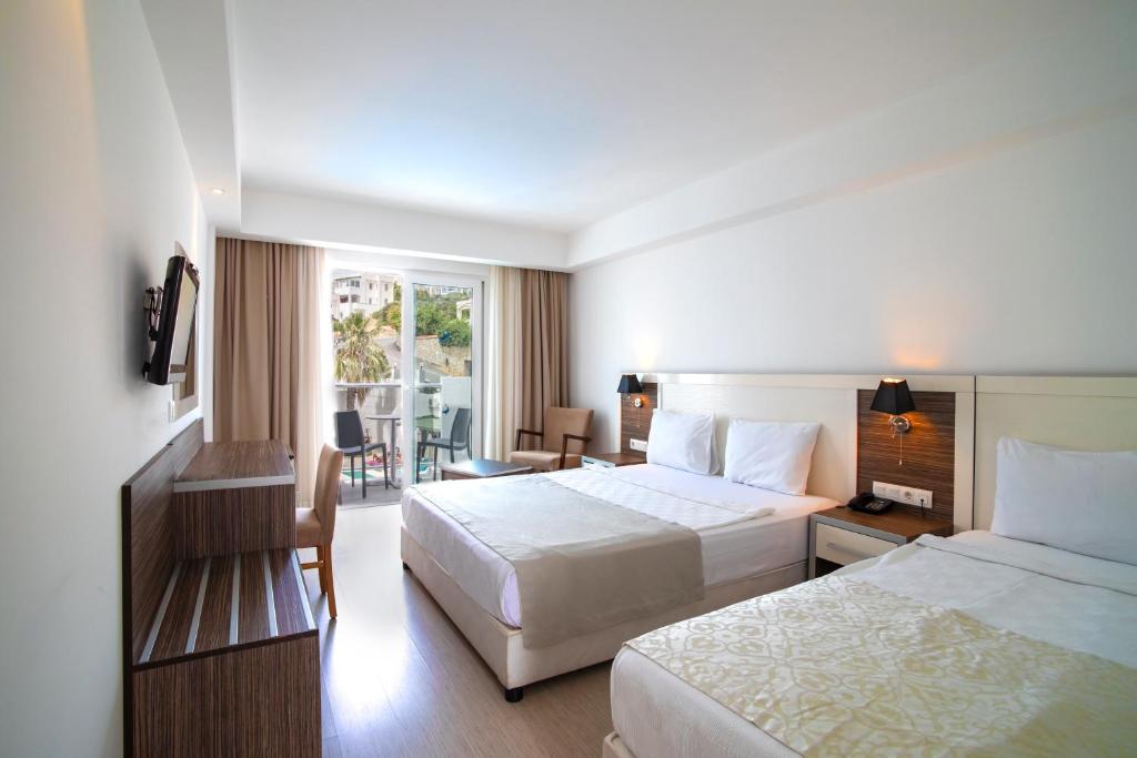 Club Shark Hotel photo 4