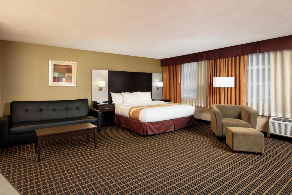 Quality Inn & Suites Downtown Windsor, ON, Canada photo 1
