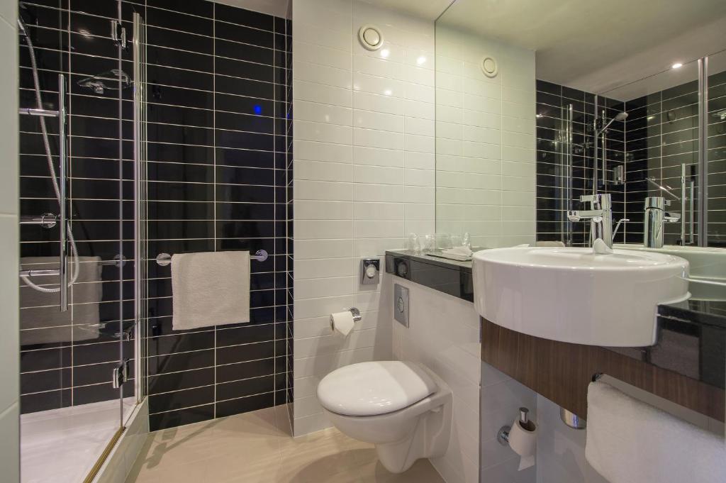 Holiday Inn Express SHEFFIELD CITY CENTRE - Tap to explore photos