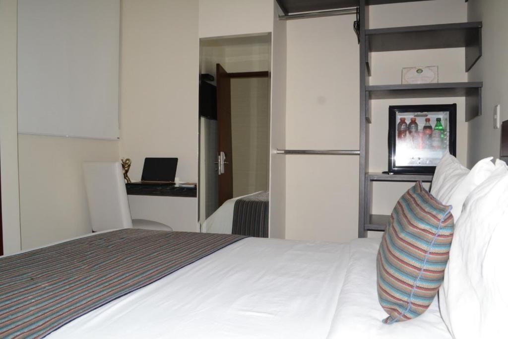 Hotel Metropolitano Plaza photo 3