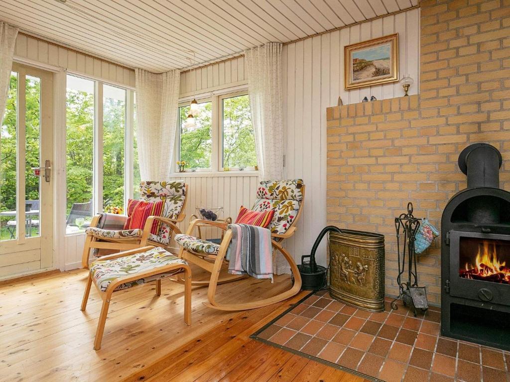 4 person holiday home in L gst r photo 1