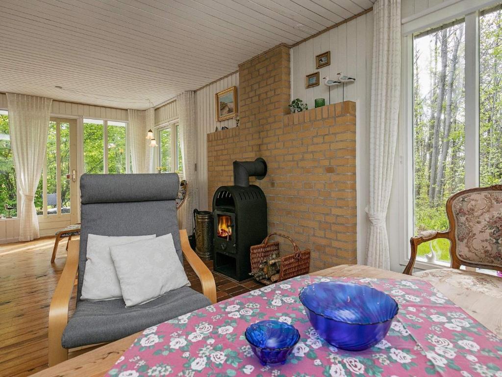 4 person holiday home in L gst r photo 4