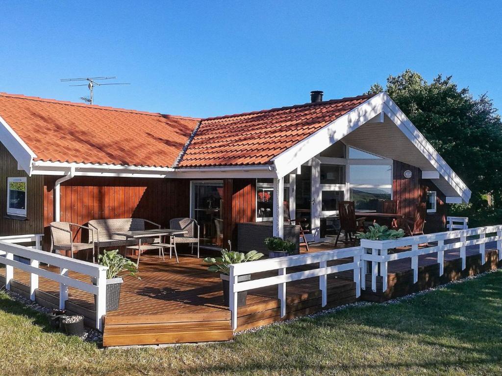 4 star holiday home in Humble photo 4