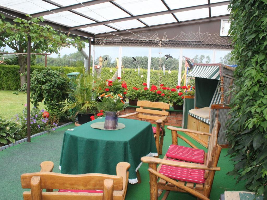 Charming Apartment in Rerik with Fenced Garden photo 4