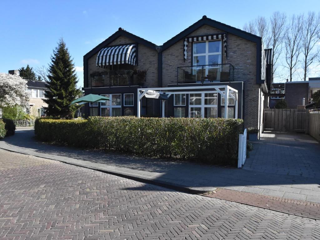 Cosy apartment in small complex in Schoorl with forest, dune and beach photo 1