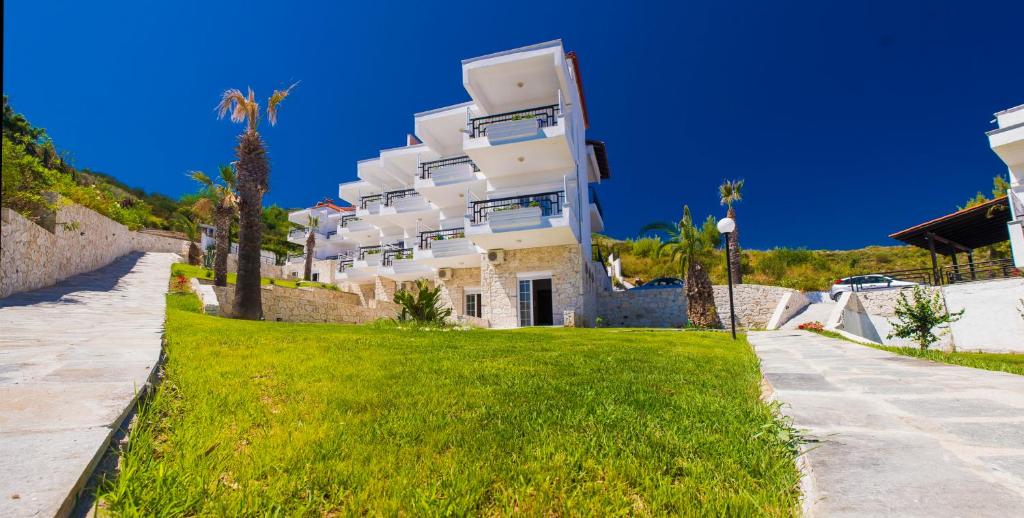 Halkidiki Palace photo 2