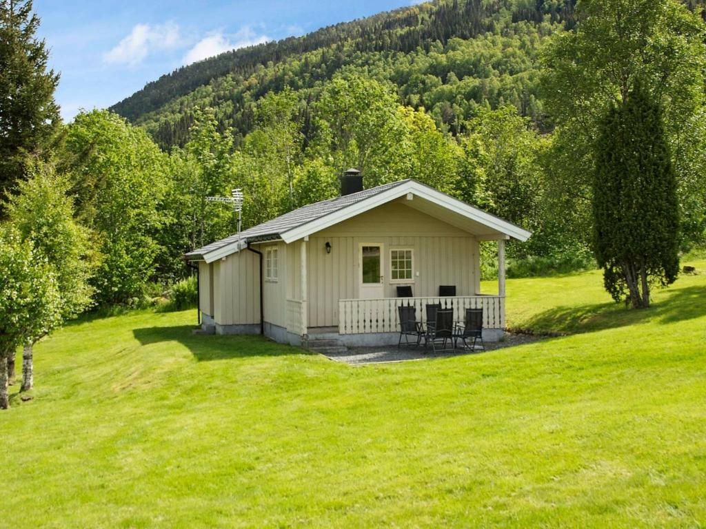Two-Bedroom Holiday home in Utvik 2 photo 3