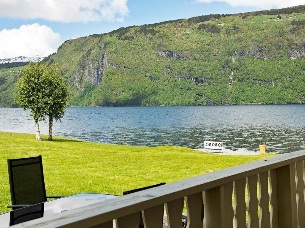 Two-Bedroom Holiday home in Utvik 2 photo 2