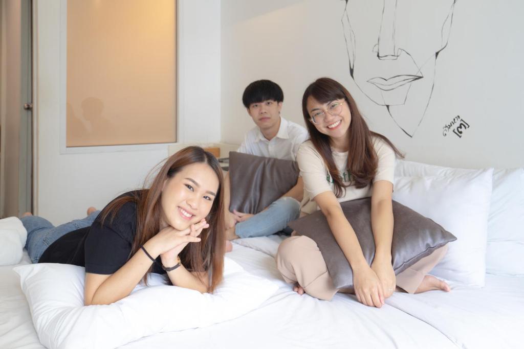 Двухместный (Улучшенный двухместный номер с 1 кроватью), 3Howw Hostel @ Sukhumvit 21