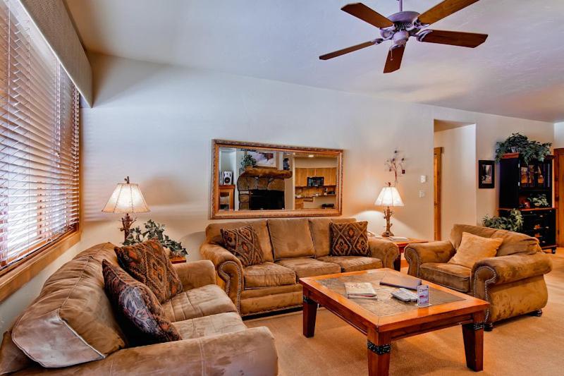 Champagne Lodge photo 2