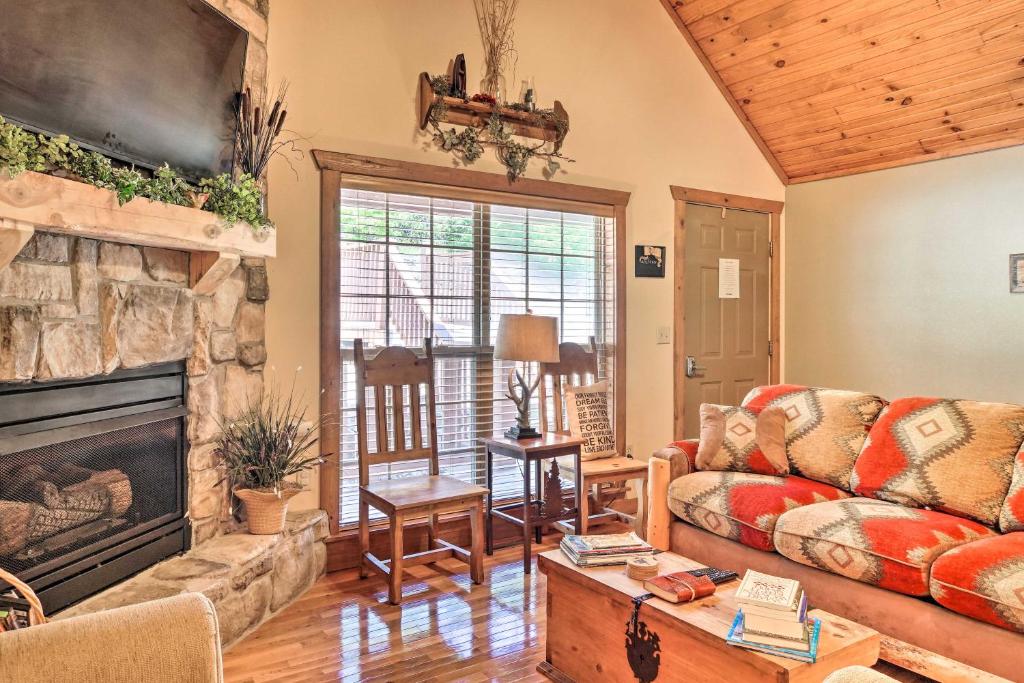 Branson West Cabin with Screened Deck and Pools! photo 3