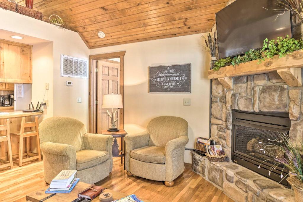 Branson West Cabin with Screened Deck and Pools! photo 4