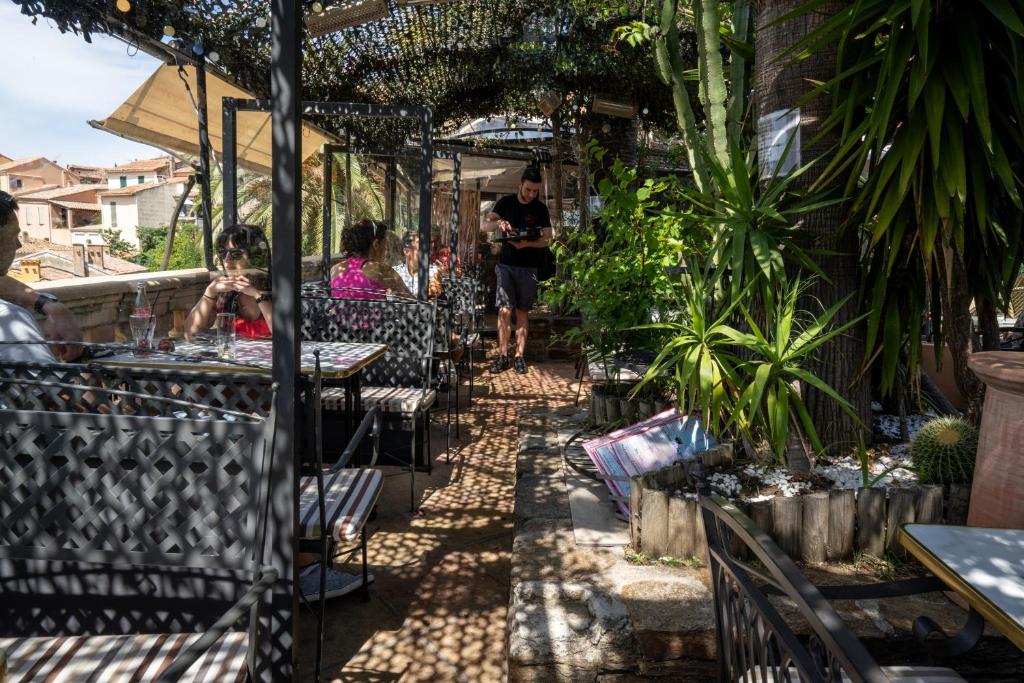 Hotel Restaurant Bellevue photo 2