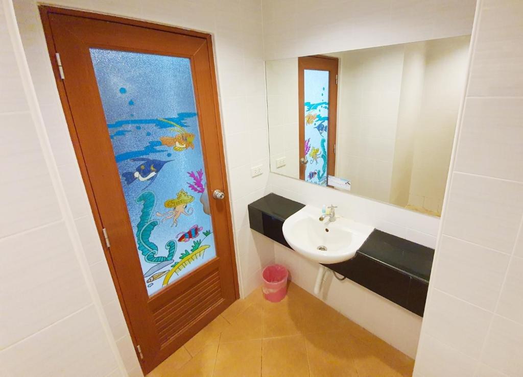 B Space Residence photo 2