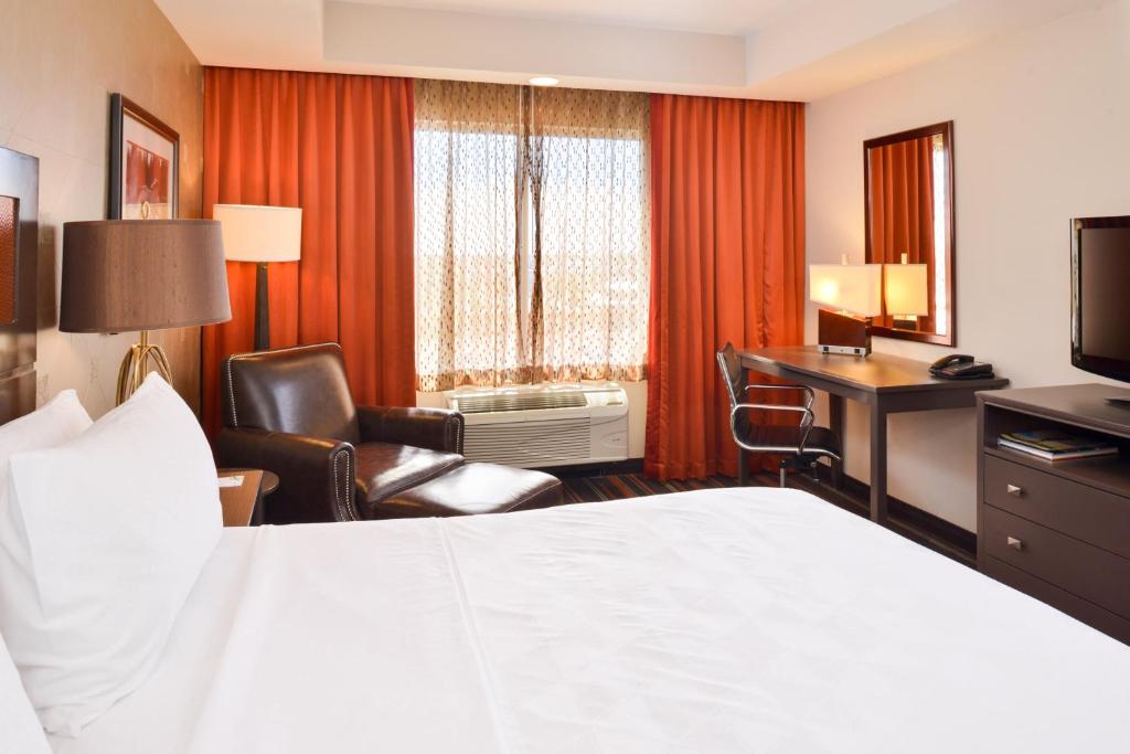 The Holiday Inn Amarillo West Medical Center, an IHG Hotel photo 2