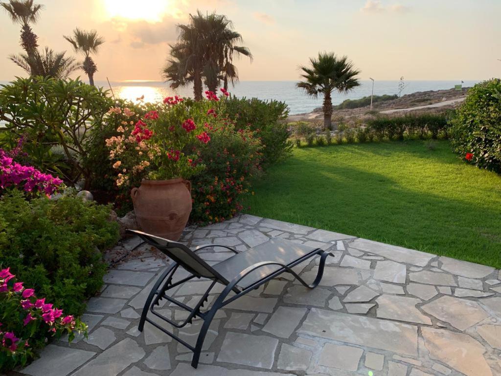 Sea front Villa Kristina photo 3