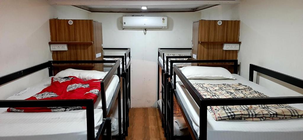 Номер (Кровать в общем номере для мужчин и женщин с 10 кроватями), The Backpackers Hostel