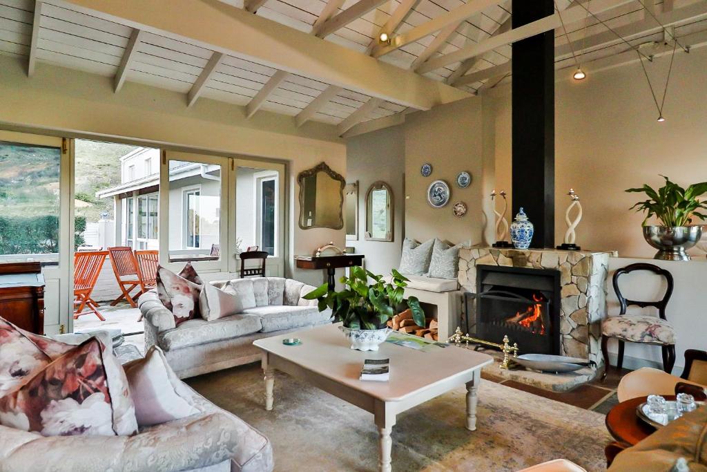 Hermanus Lodge on the Green - Solar Power photo 3