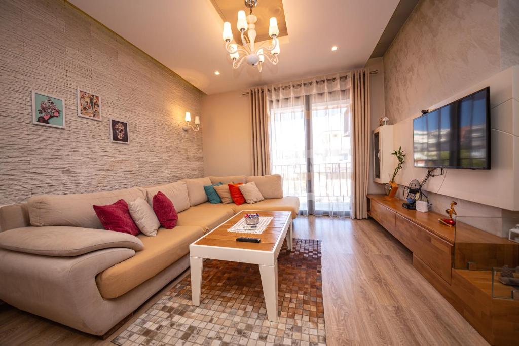 Milestone Deluxe Apartment Tirana photo 4