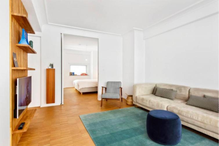Bright and stylish apartment next to the sea! photo 3