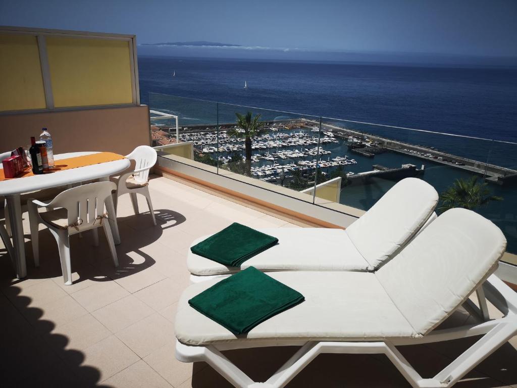 Magical Apt. with Sea View & Cliff photo 2