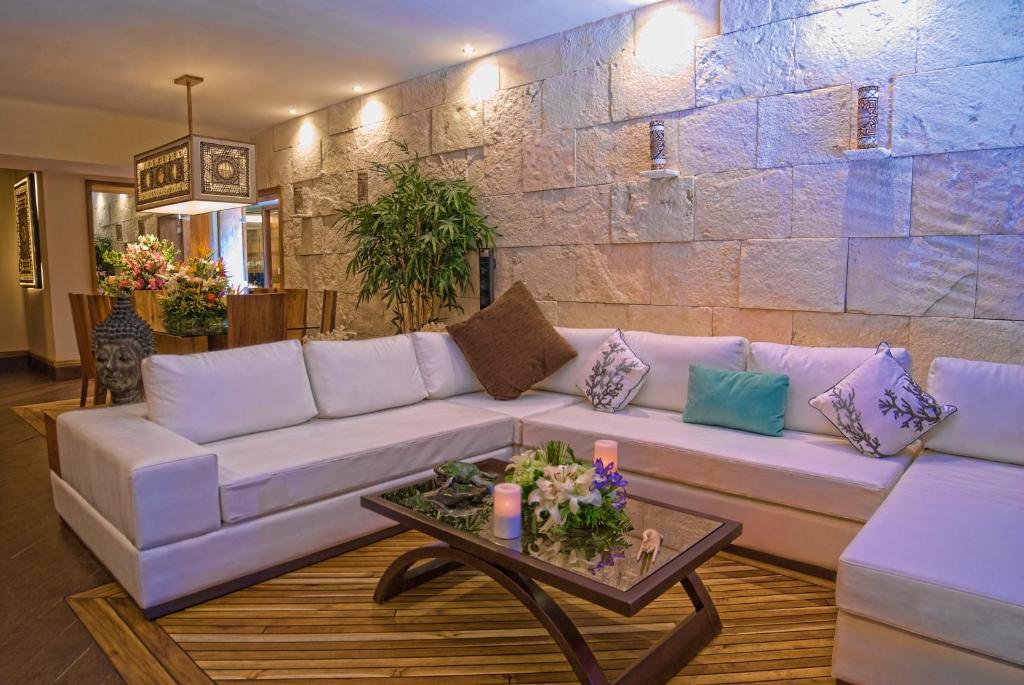 Апартаменты (La Divina Two Bedroom Penthouse Suite with Rooftop and Private Pool), La Divina by Aldea Thai