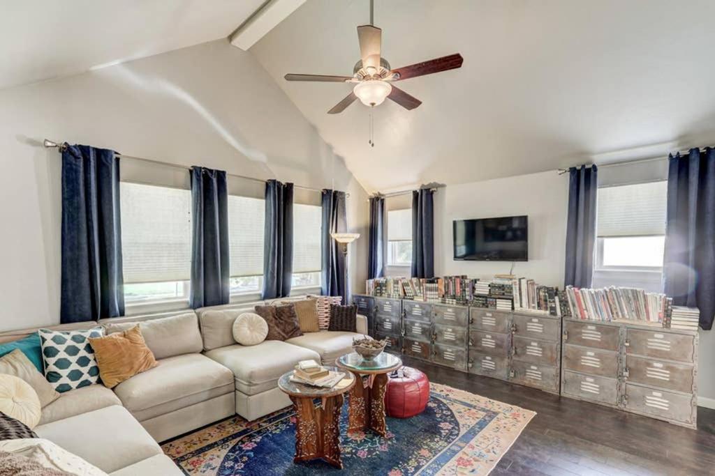 Vals Eclectic Classen Cottage image