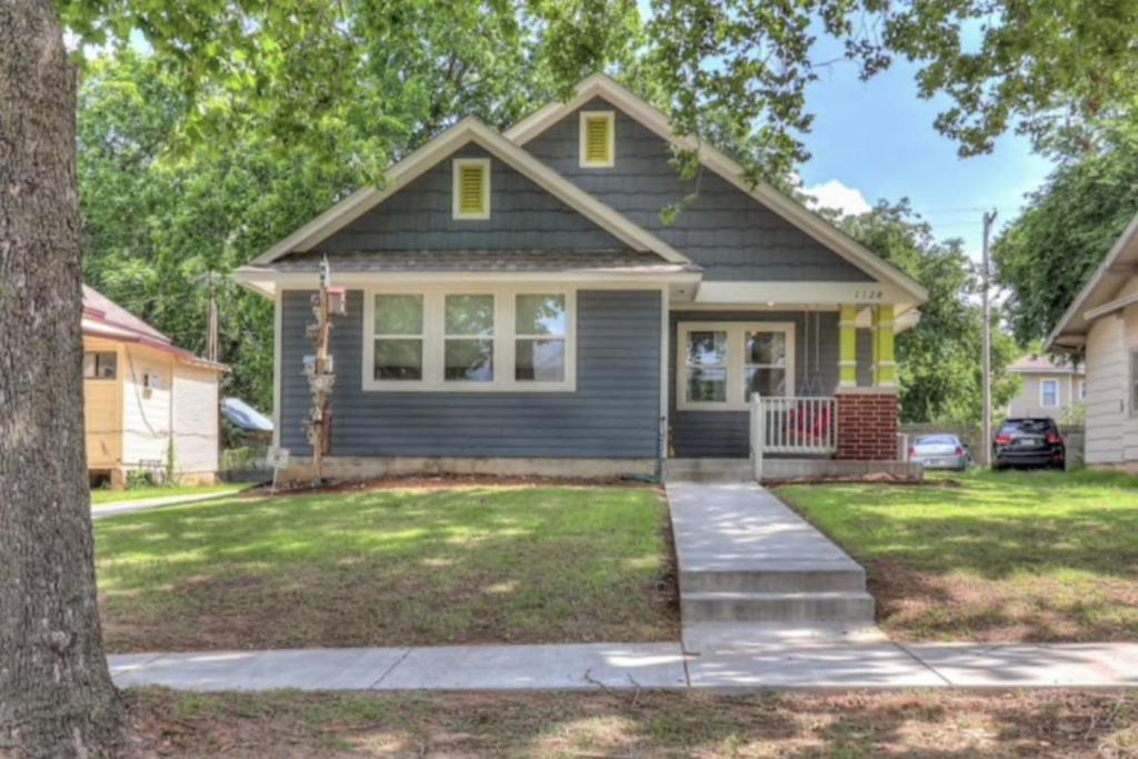 Vals Eclectic Classen Cottage photo 1